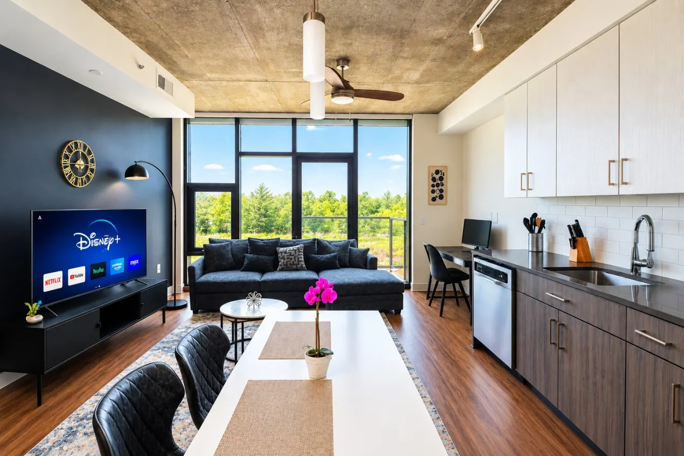 Vibrant 2BR Stay | Pool, Sauna & Lounge P2 — photo 3