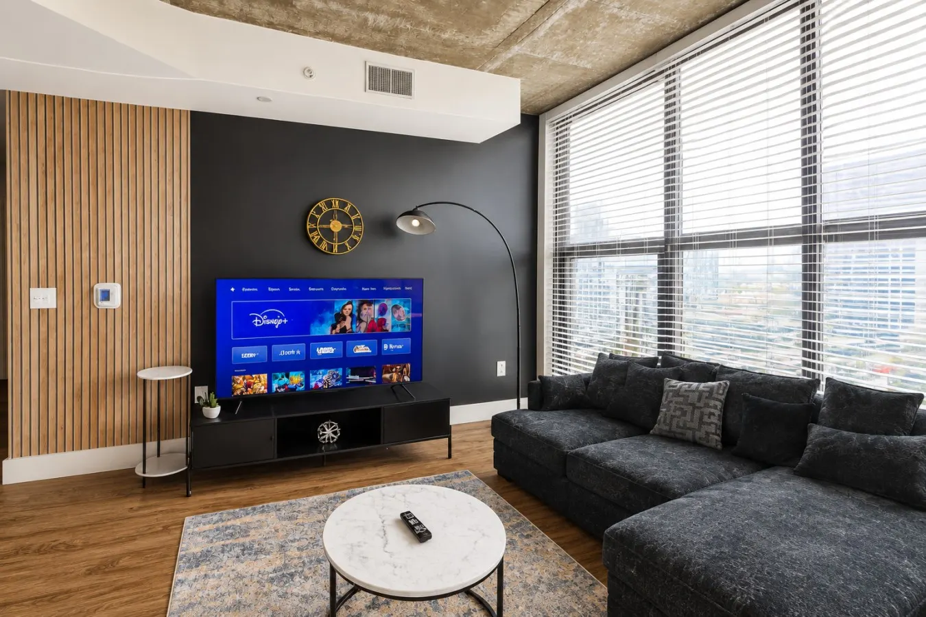 Vibrant 2BR Stay | Pool, Sauna & Lounge P2 — photo 5