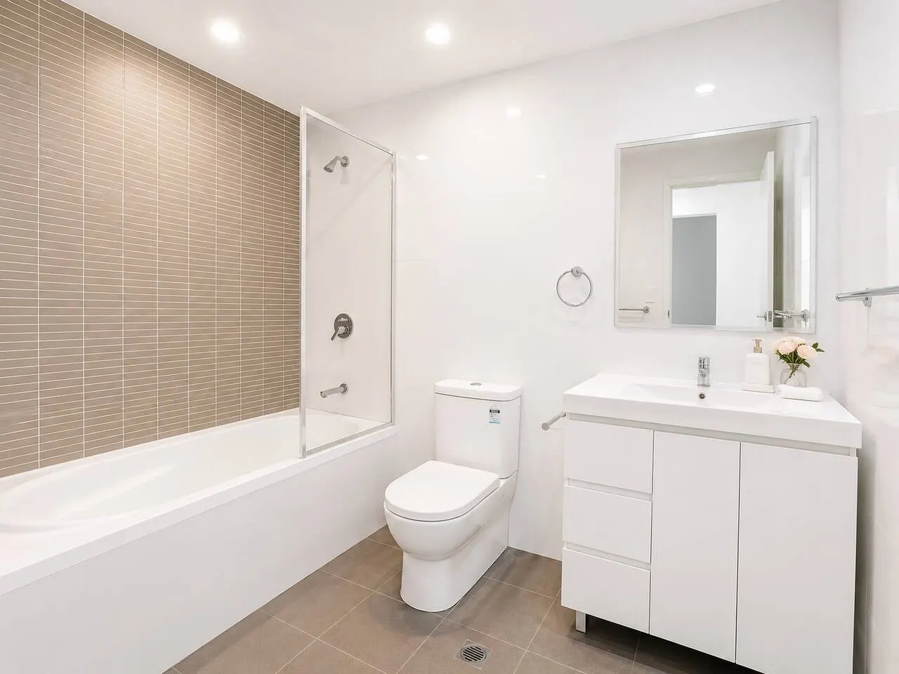 Stylish 2BR Apartment in Parramatta — photo 4