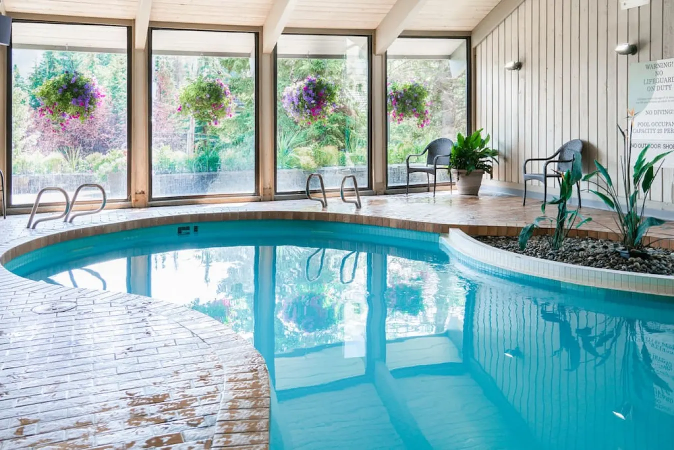 Cozy 3 Bed Mountain Cabin Loft Pool + EPIC views! 11