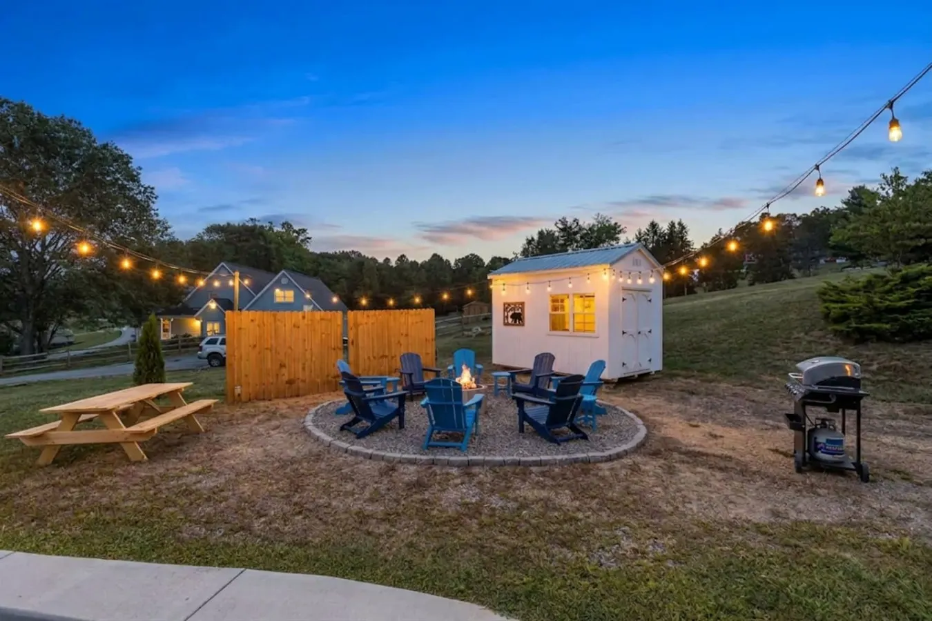 Peaceful Escape Mins to AVL, Firepit & Grill 2