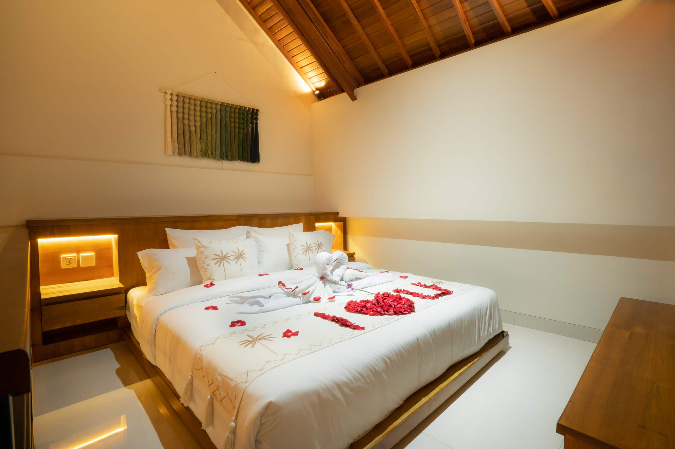 Suite room sleepwell seminyak -seminyak center