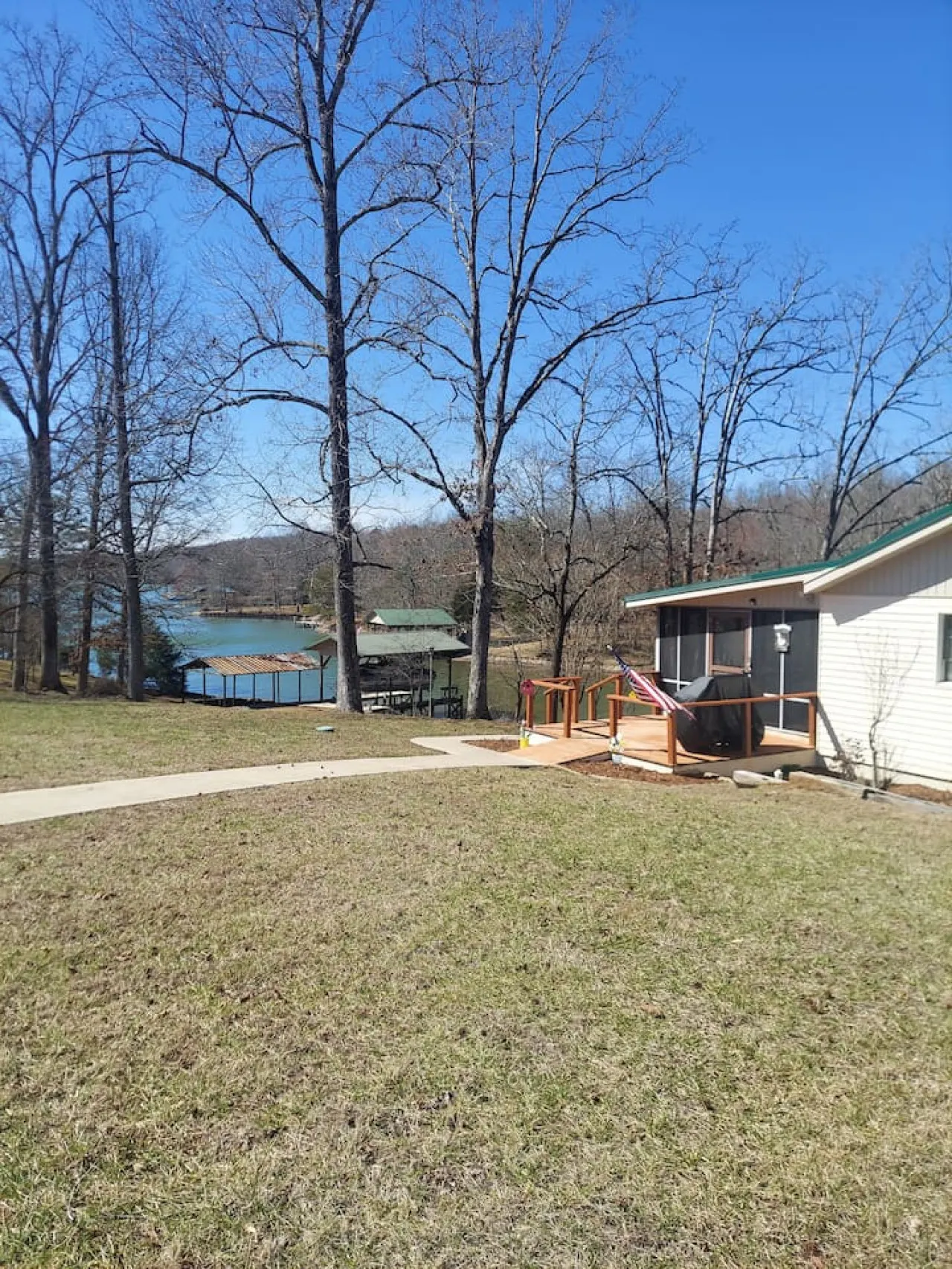 Catfish Cove at Watts bar Lake — photo 2