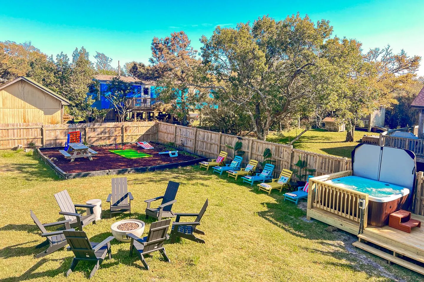 6BR Hot Tub Yard King Bed Pets Walk 2 Food 16