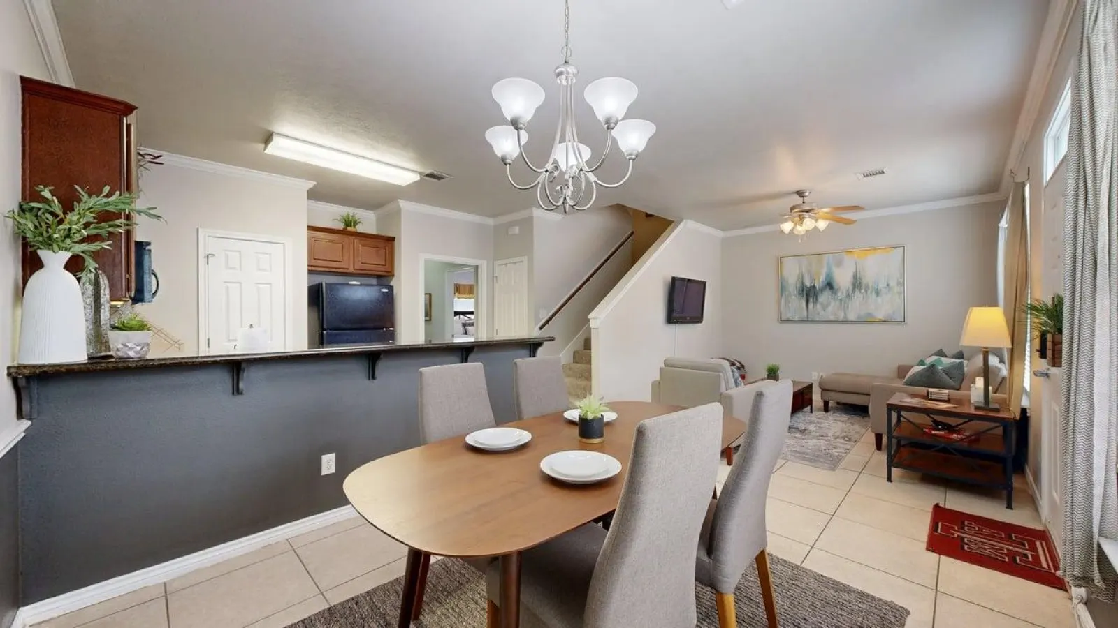University Place - 3.5 miles to Kyle Field, Pool access! 9