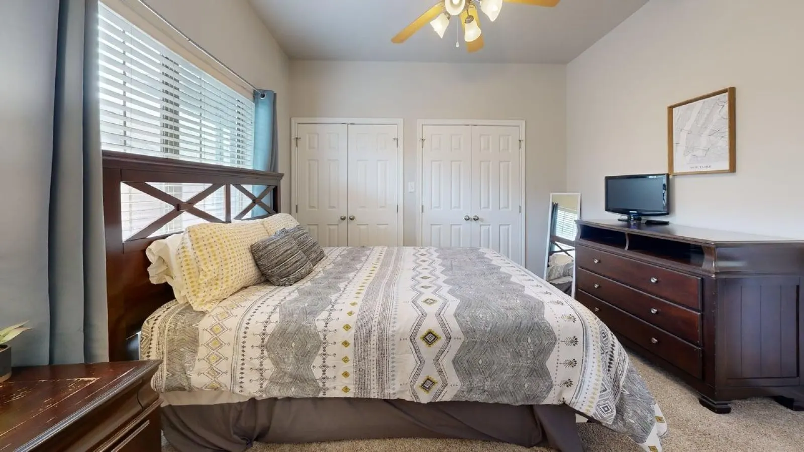 University Place - 3.5 miles to Kyle Field, Pool access! 15