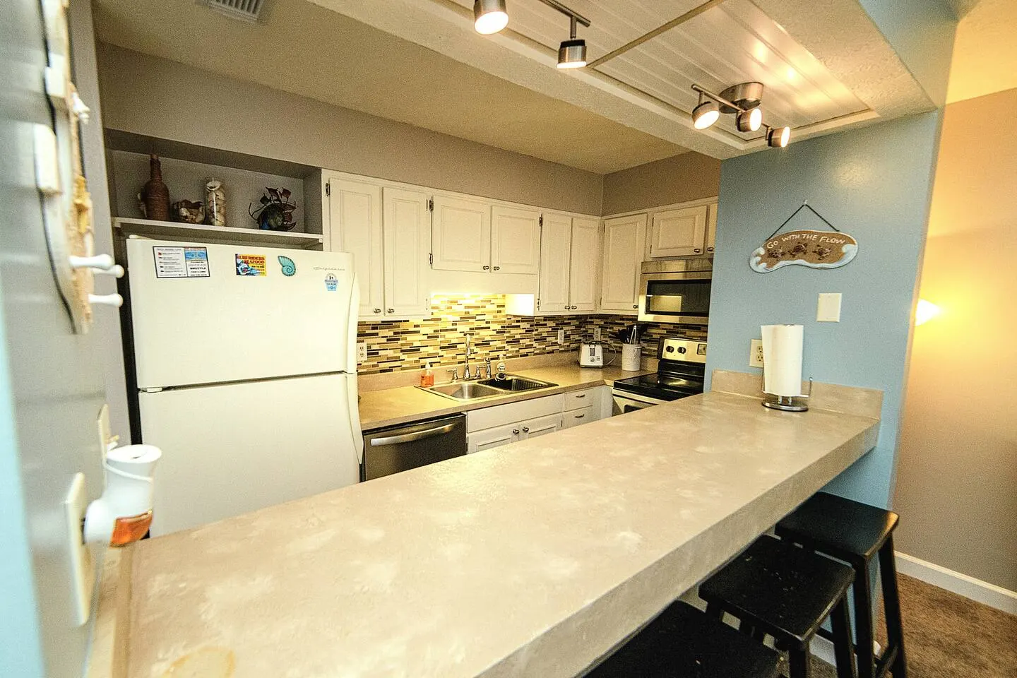 Sunswept 303-Comfy 1Br w/ Beach & Pool access 8