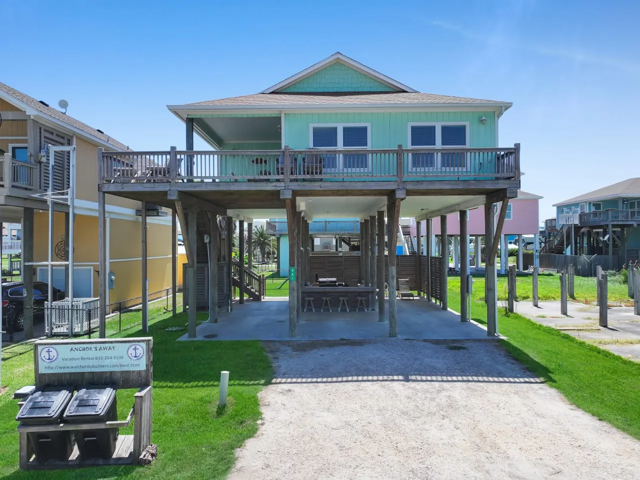 Anchors Away, Crystal Beach, Bolivar Peninsula, Sleeps 10, Fenced Back Yard, 3 Bedrooms, Play Set, Walk to Beach, In Tow 12