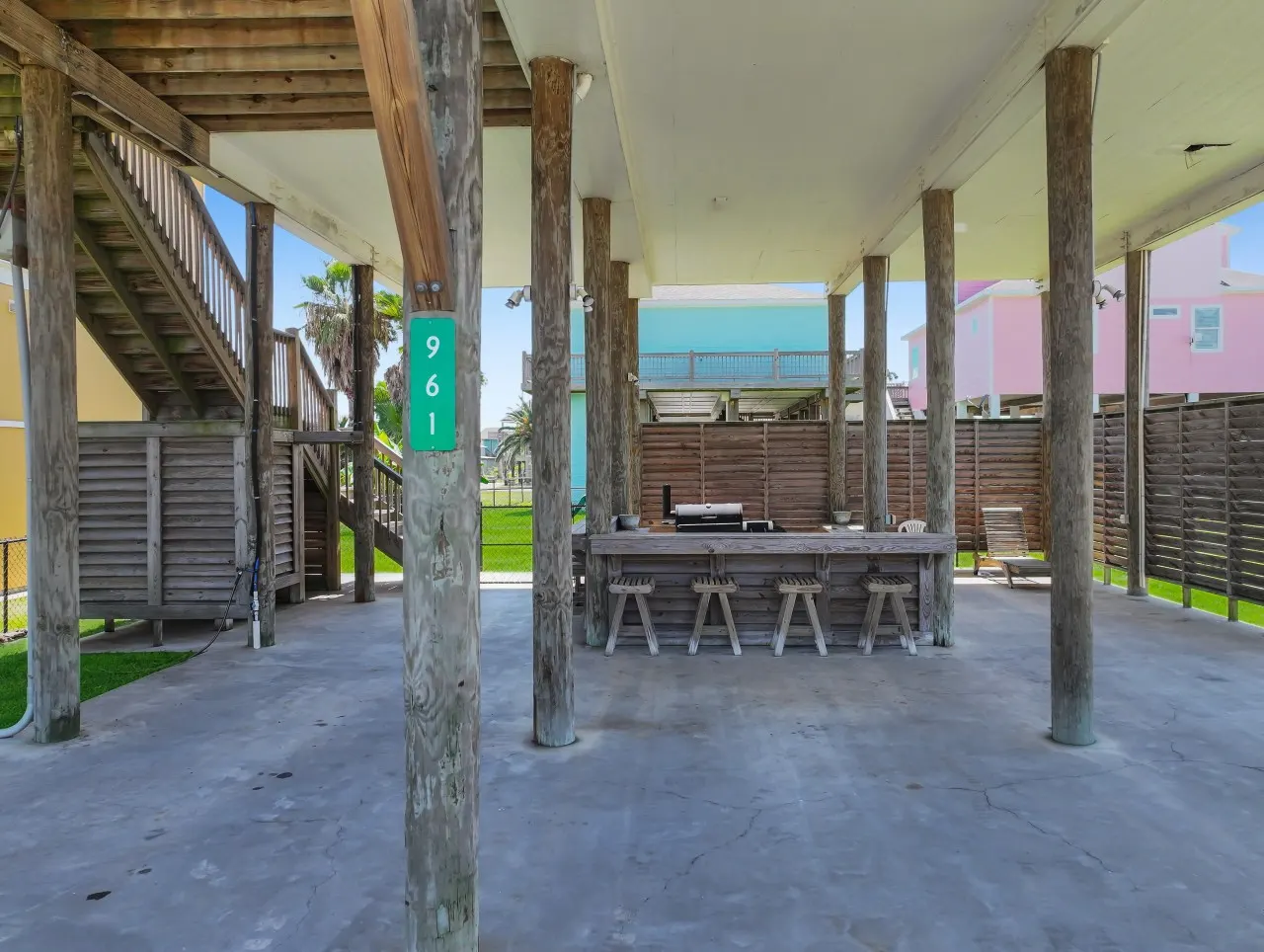 Anchors Away, Crystal Beach, Bolivar Peninsula, Sleeps 10, Fenced Back Yard, 3 Bedrooms, Play Set, Walk to Beach, In Tow 15