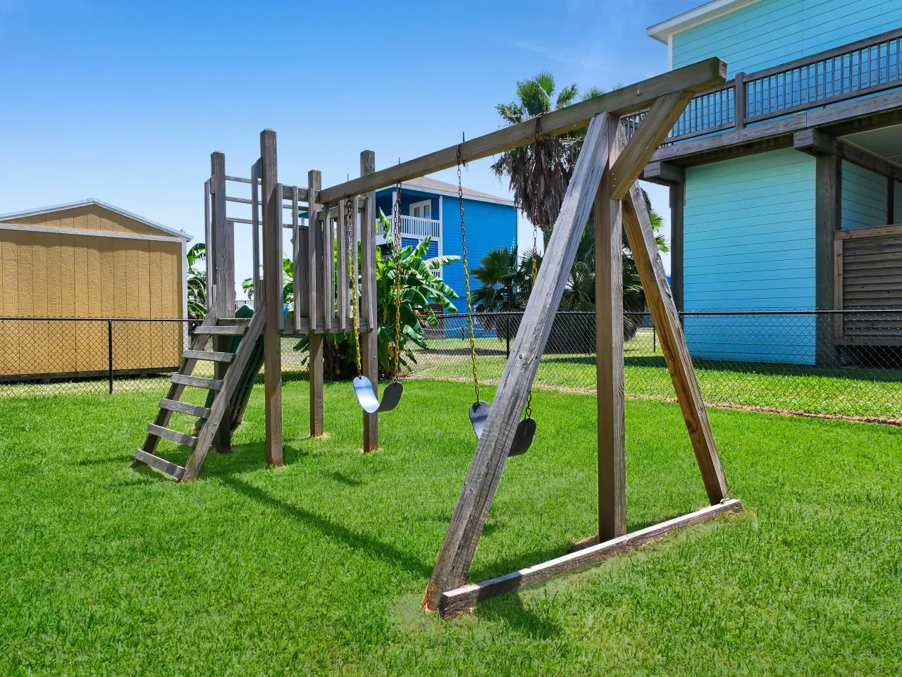 Anchors Away, Crystal Beach, Bolivar Peninsula, Sleeps 10, Fenced Back Yard, 3 Bedrooms, Play Set, Walk to Beach, In Tow 19