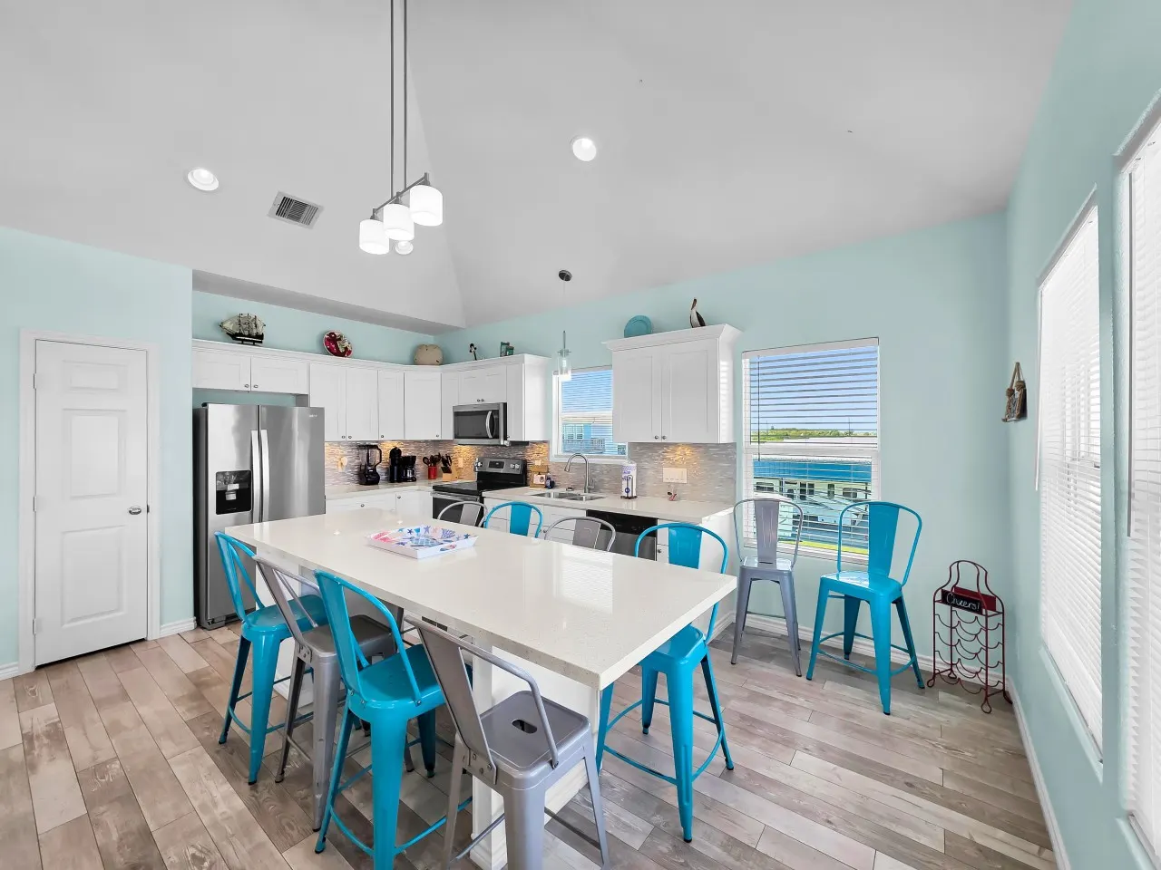 Anchors Away, Crystal Beach, Bolivar Peninsula, Sleeps 10, Fenced Back Yard, 3 Bedrooms, Play Set, Walk to Beach, In Tow — photo 5