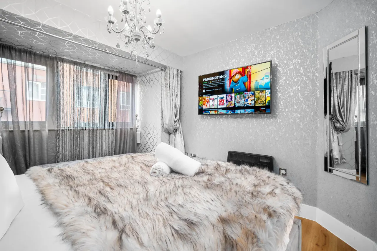 Stylish B1 Apartment - Netflix - Fast WiFi 6