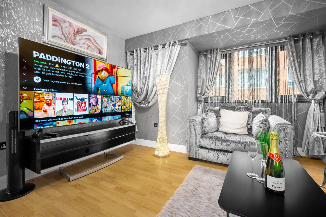Stylish B1 Apartment - Netflix - Fast WiFi 8