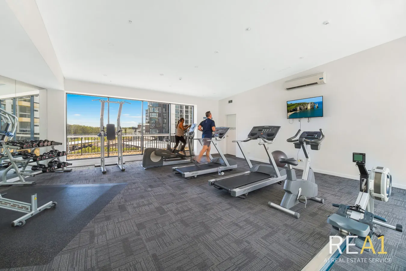 Wolli Creek 2BR | Station, Airport, Pool + Parking — photo 2