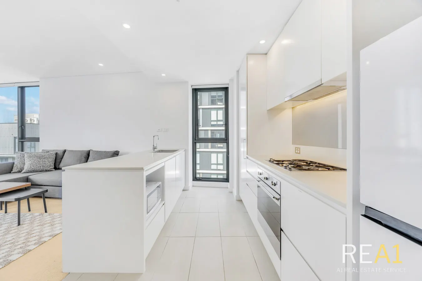 Wolli Creek 2BR Station, Airport, Pool + Parking 16