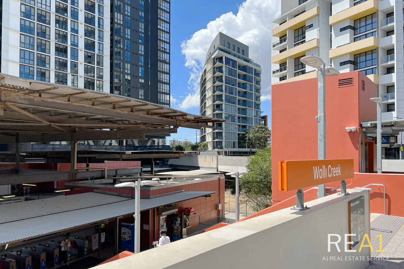 Wolli Creek 2BR | Station, Airport, Pool + Parking — photo 5