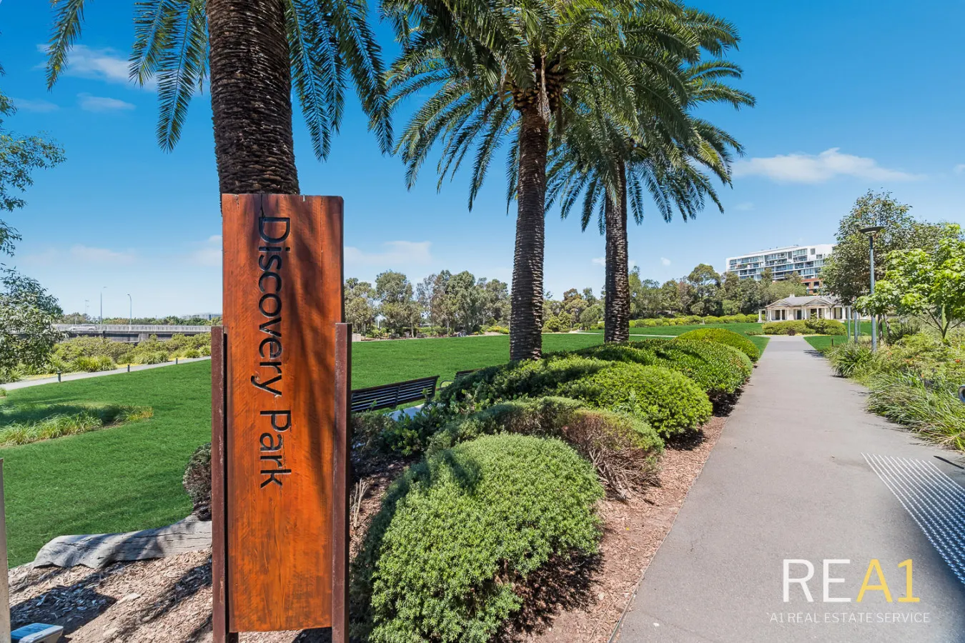 Wolli Creek 2BR Station, Airport, Pool + Parking 7