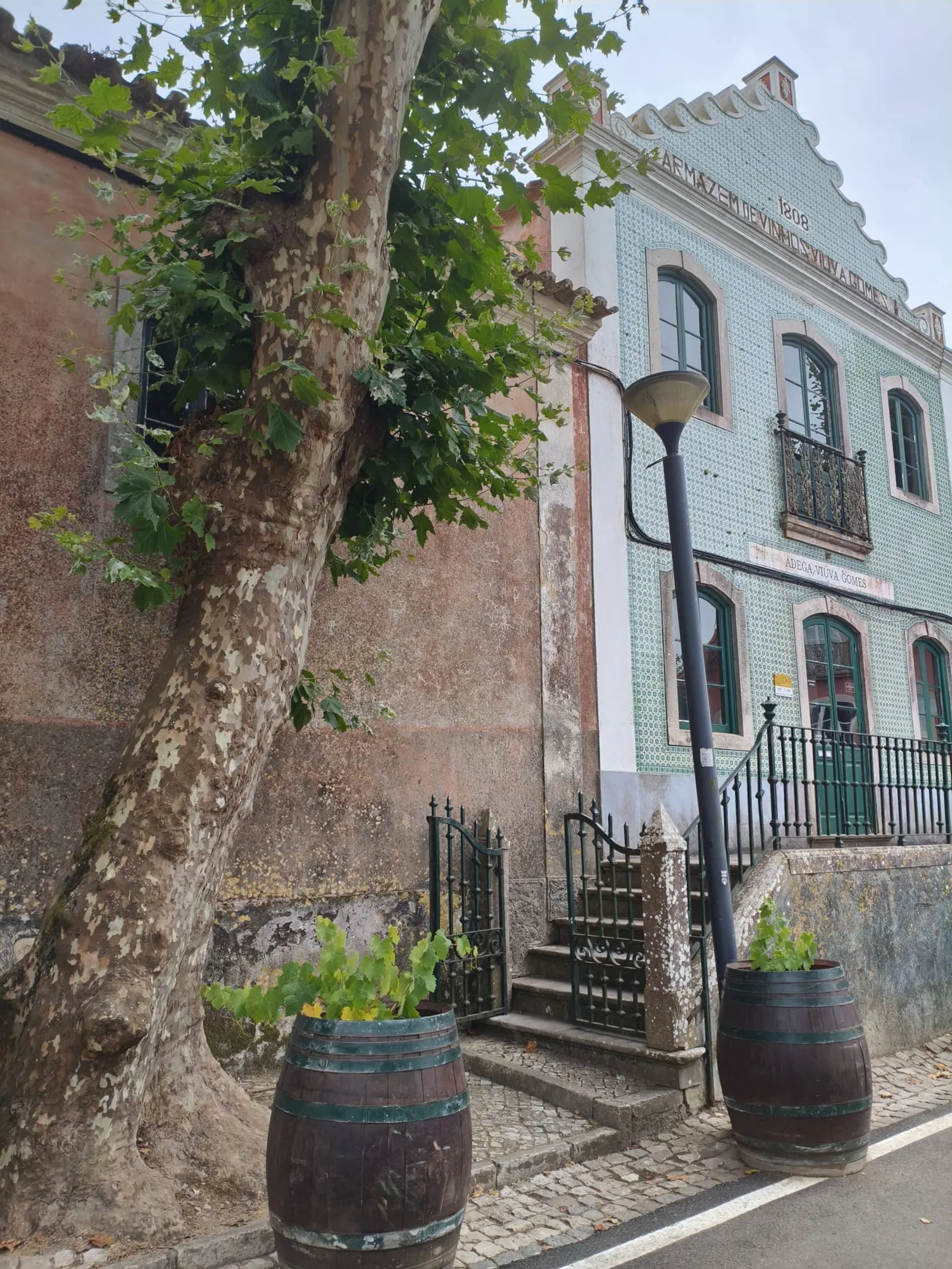house in a rural village, almoçageme 26