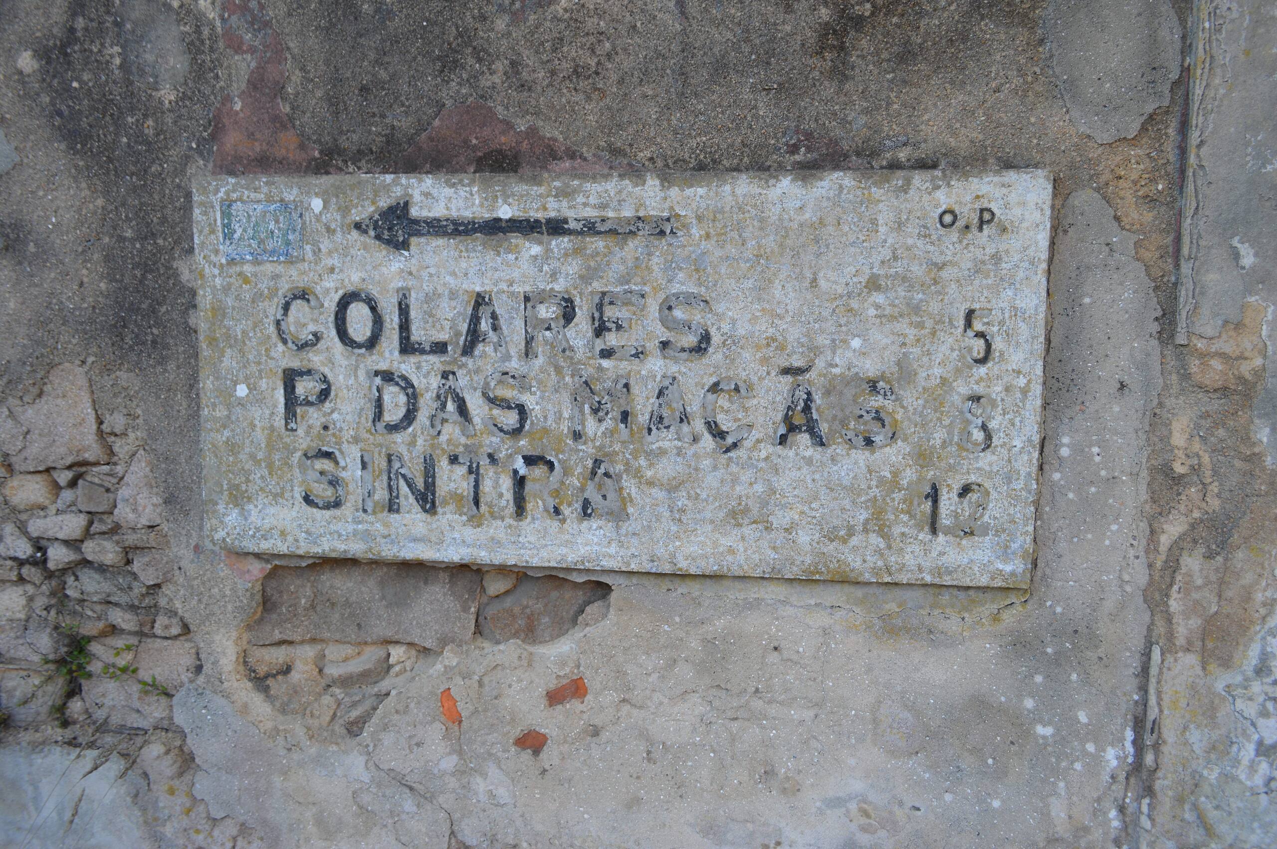 house in a rural village, almoçageme 22