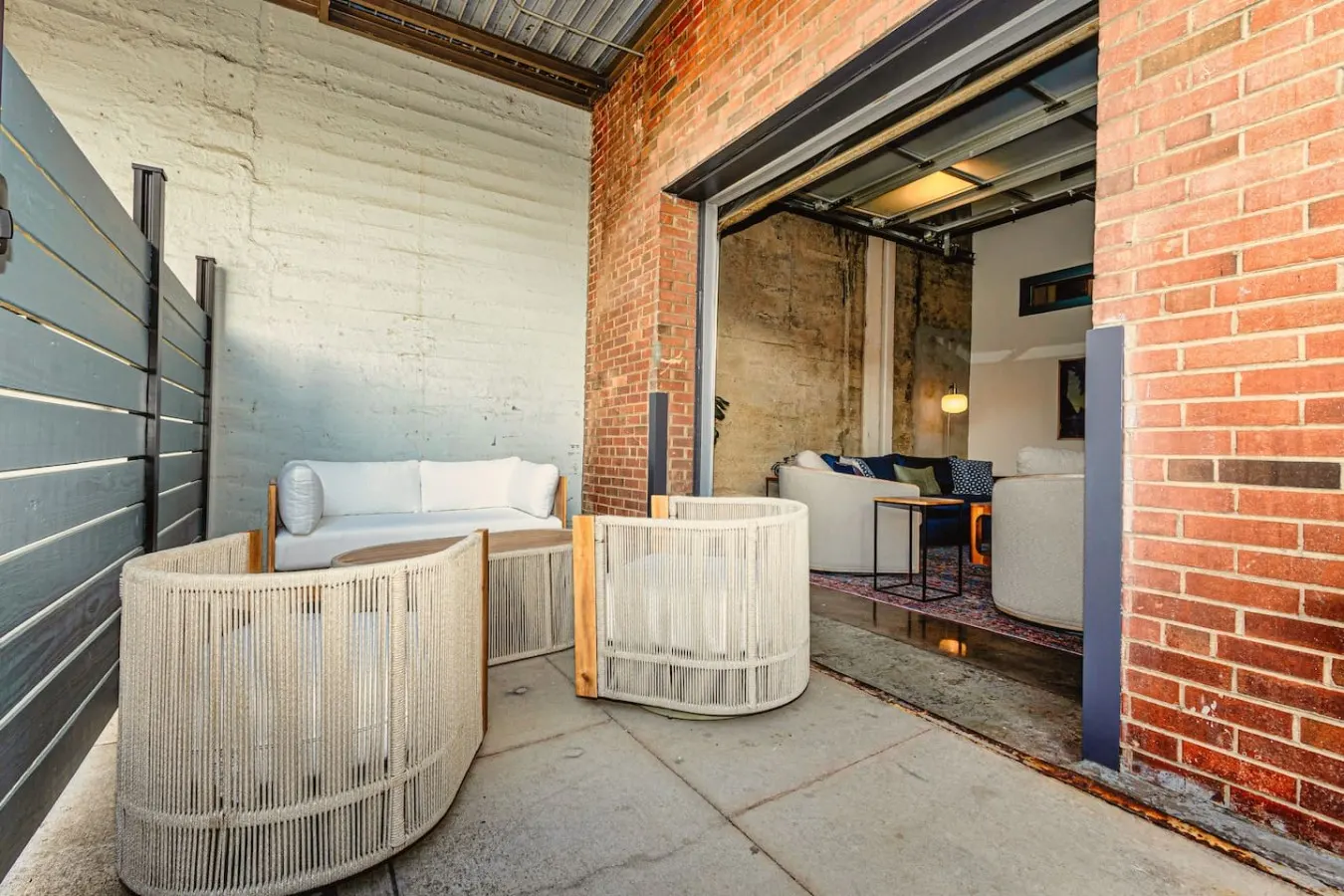 Jackson Ave Indoor-Outdoor Patio+2 Free parking 17