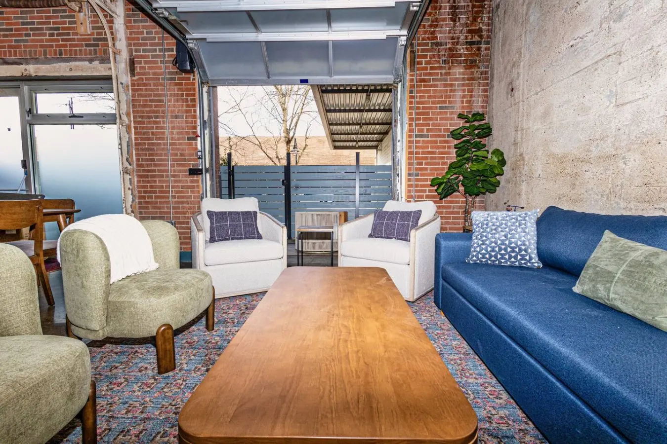 Jackson Ave Indoor-Outdoor Patio+2 Free parking 18