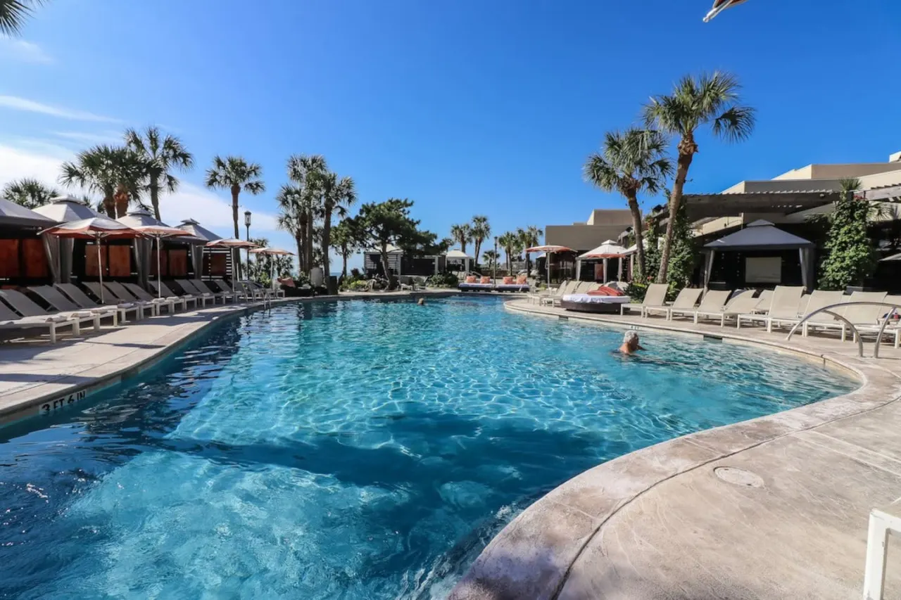 Gorgeous San Luis Condo! Amazing Pool & Amenities 9