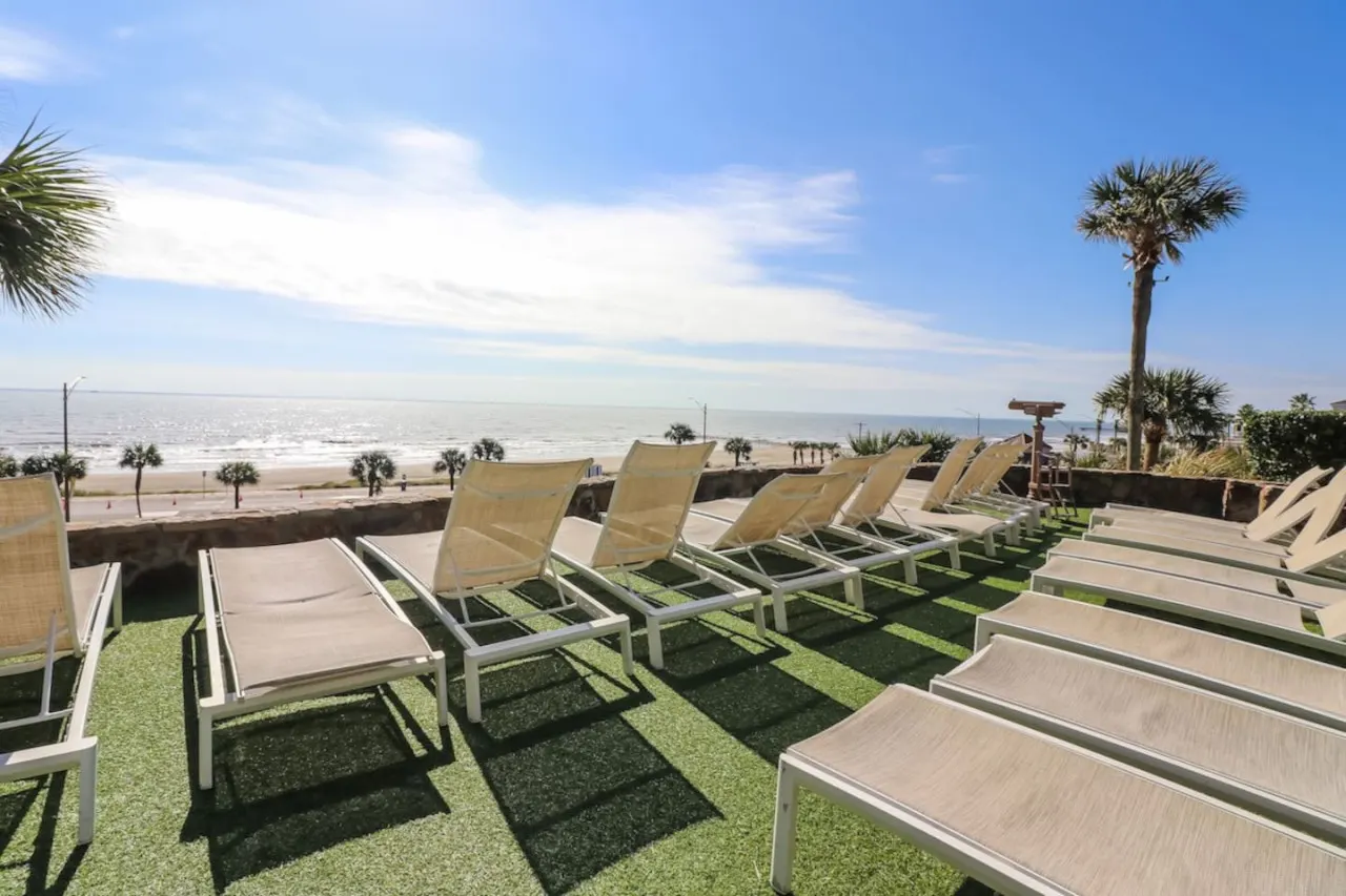 Gorgeous San Luis Condo! Amazing Pool & Amenities 11