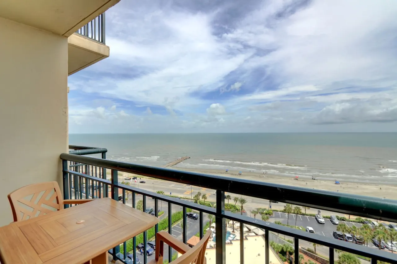 Gorgeous San Luis Condo! Amazing Pool & Amenities 19