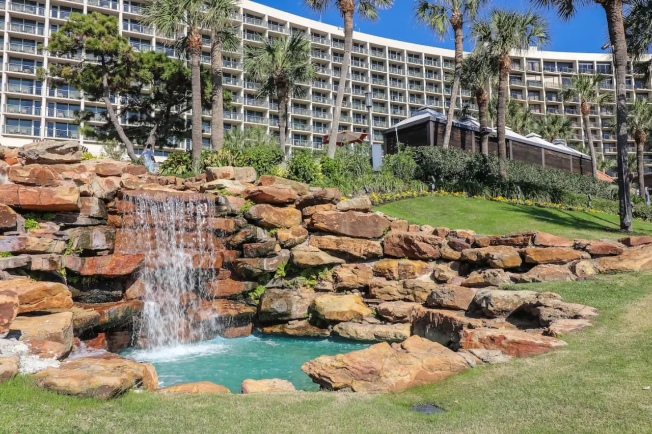 Gorgeous San Luis Condo! Amazing Pool & Amenities 3