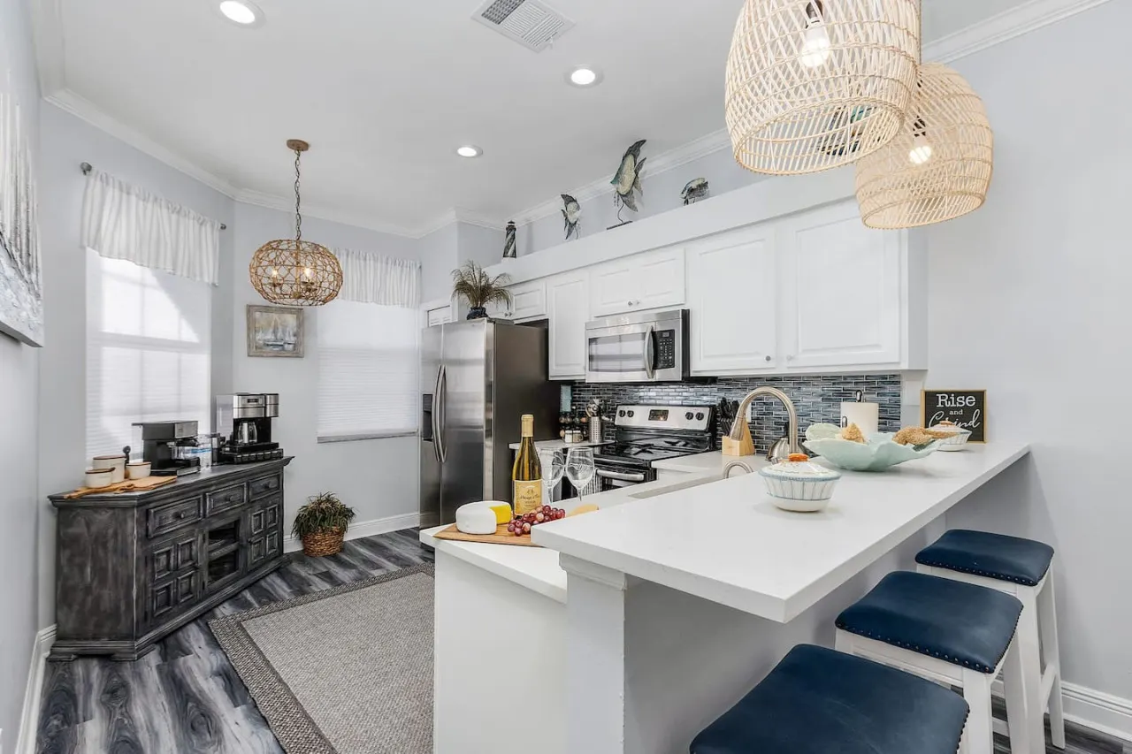 Blue Bayou Oasis * Luxury Pool Home & Sunshine! Sunrise Pool Views 12