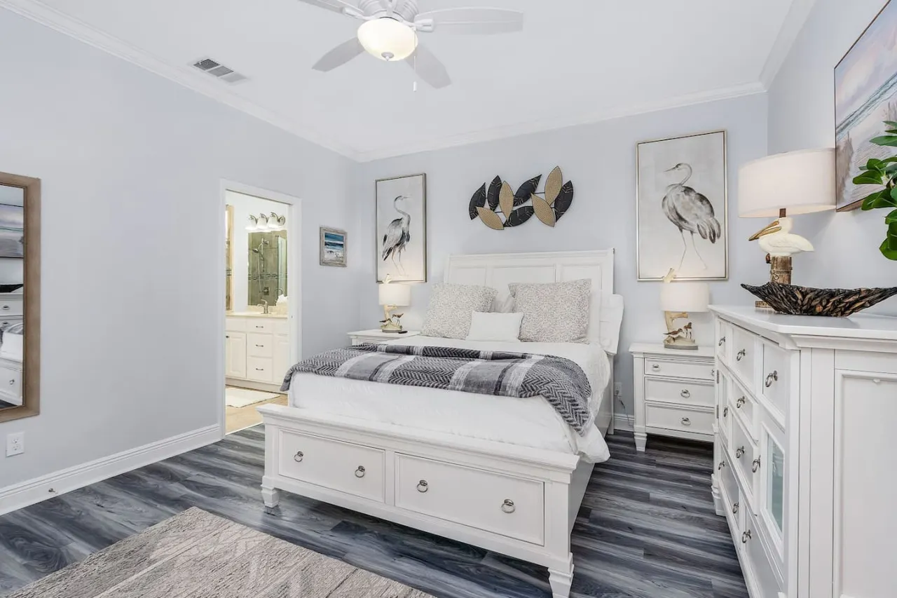 Blue Bayou Oasis * Luxury Pool Home & Sunshine! Sunrise Pool Views — photo 5