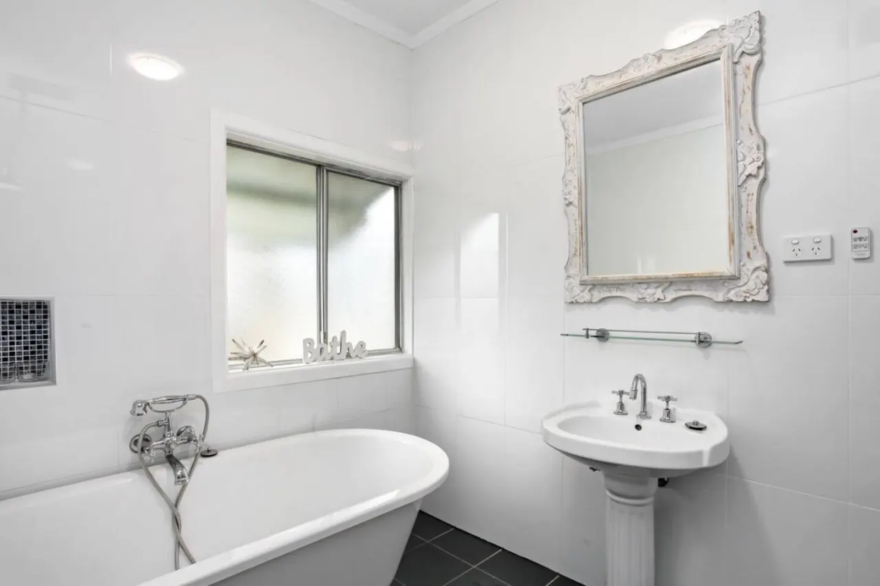 Pine Hill Cottage - shabby chic & peaceful haven 13