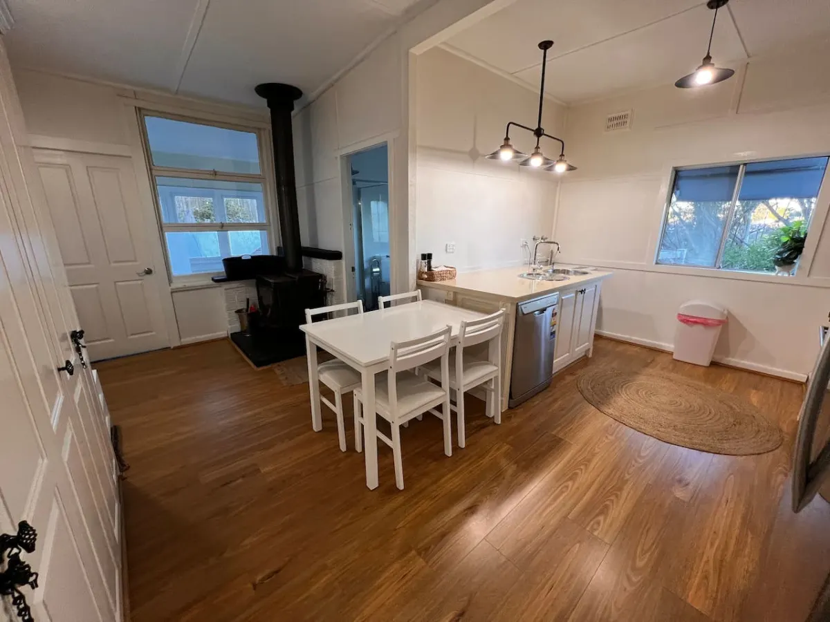 Pine Hill Cottage - shabby chic & peaceful haven 6