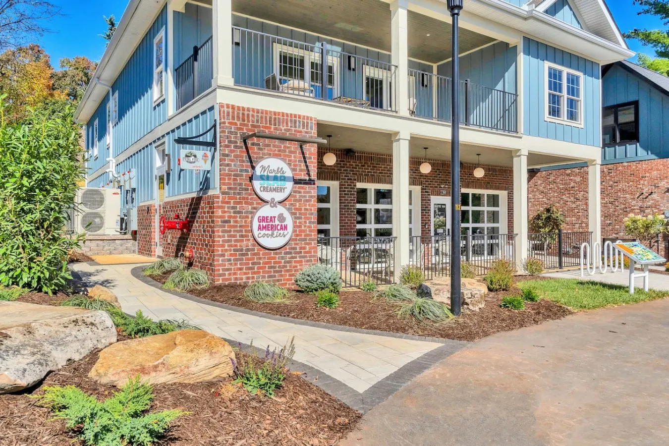 The Ice Cream Parlor Penthouse Suite — photo 2