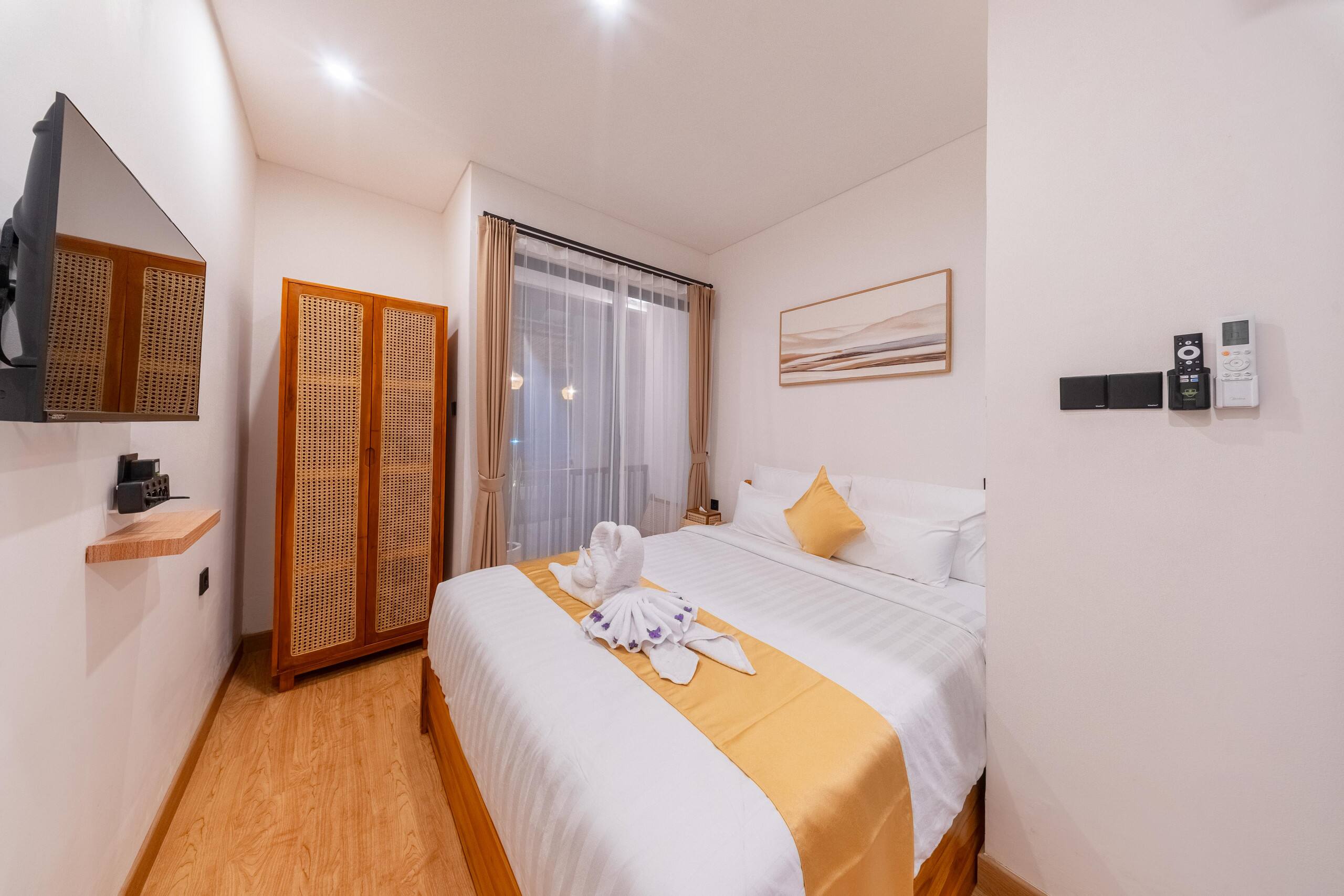 Digital Nomad Stay – Ensuite Room near Best Clubs 19