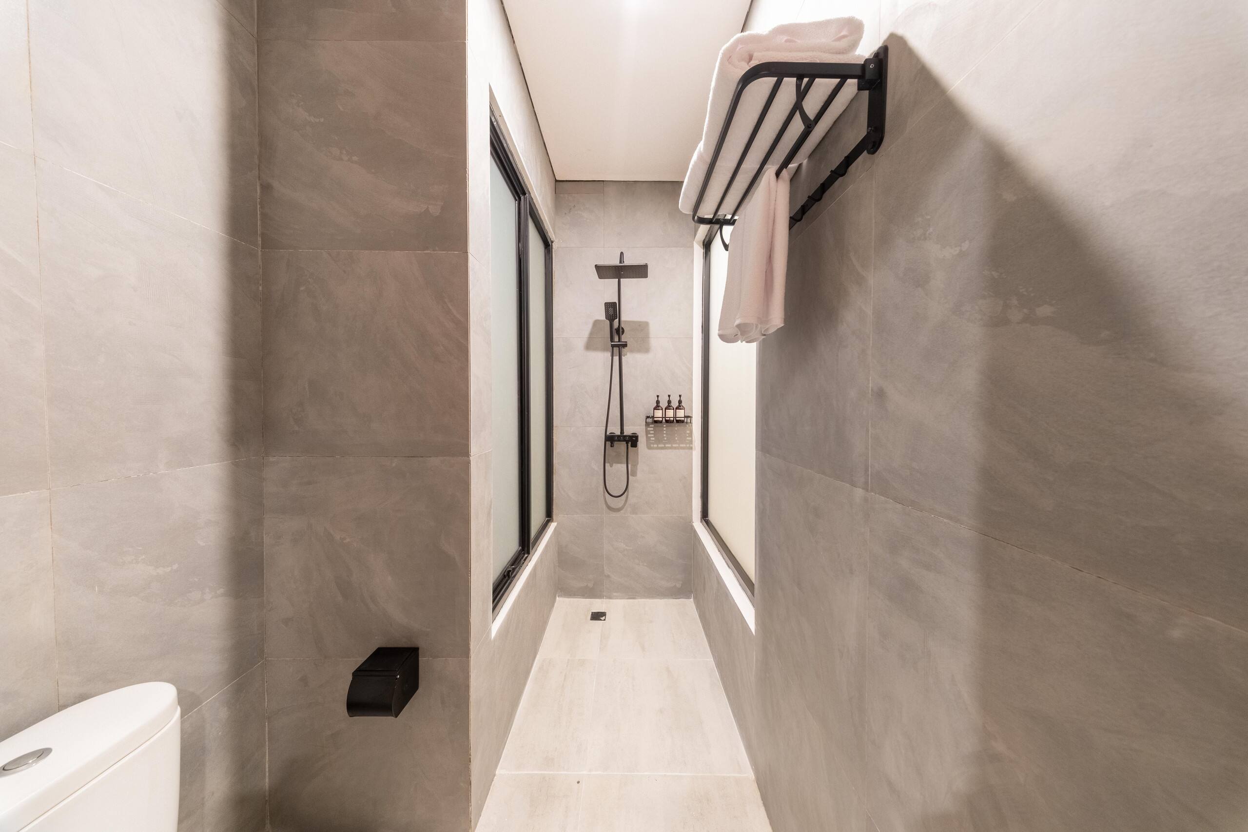 Digital Nomad Stay – Ensuite Room near Best Clubs 27