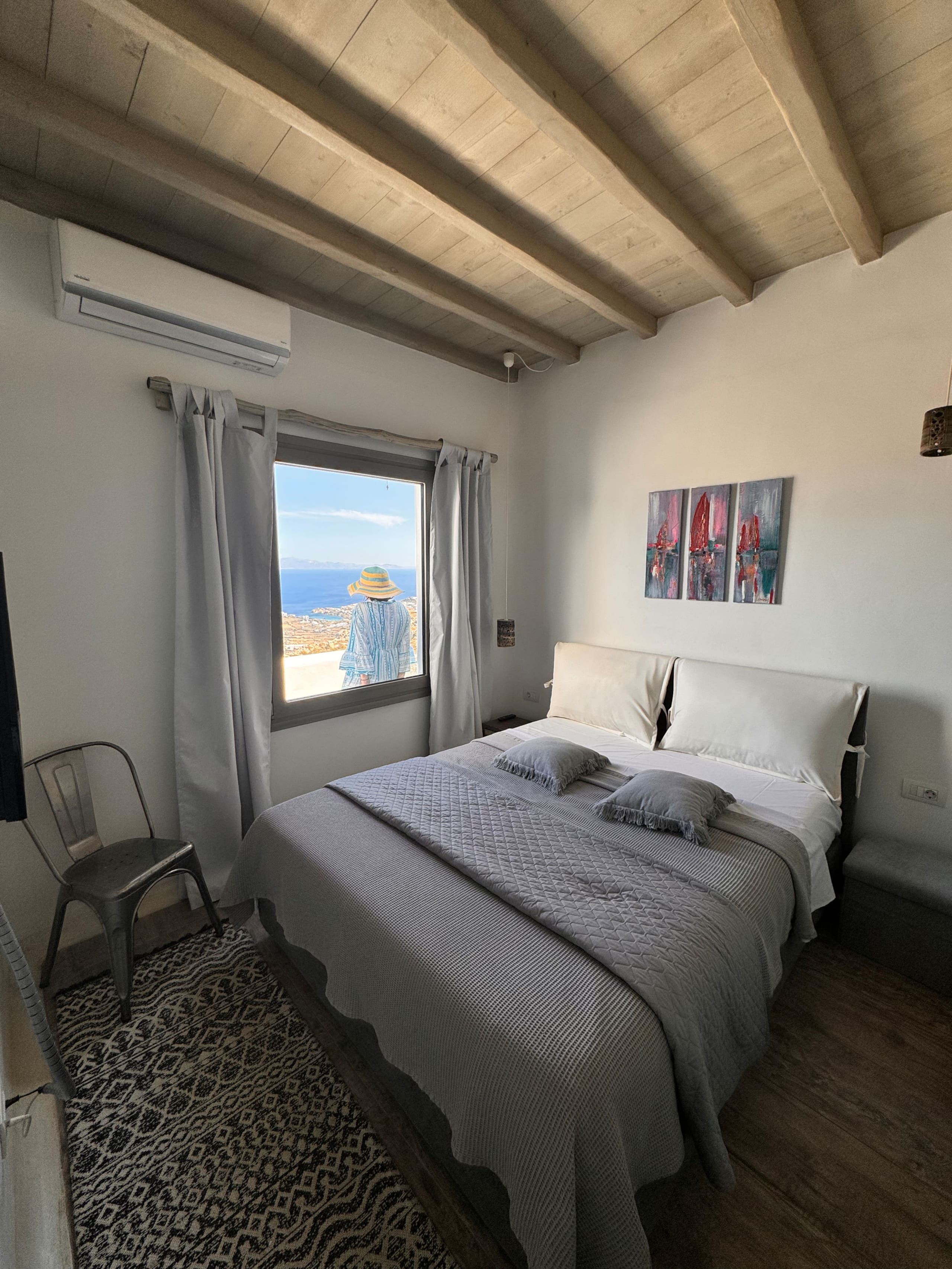 seaview suite/jacuzzi spa/Mykonos/amallini suites 12