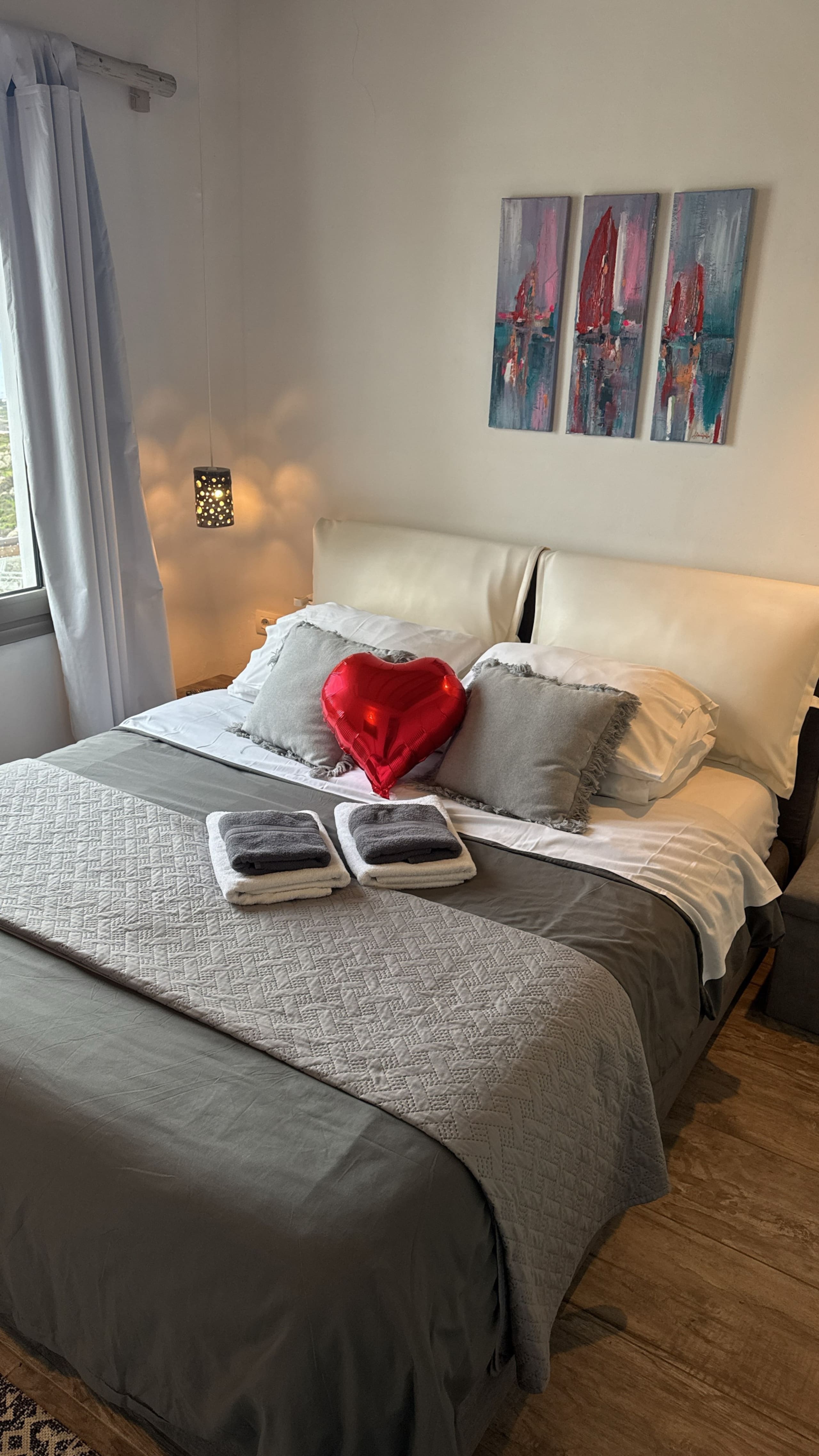 seaview suite/jacuzzi spa/Mykonos/amallini suites 9