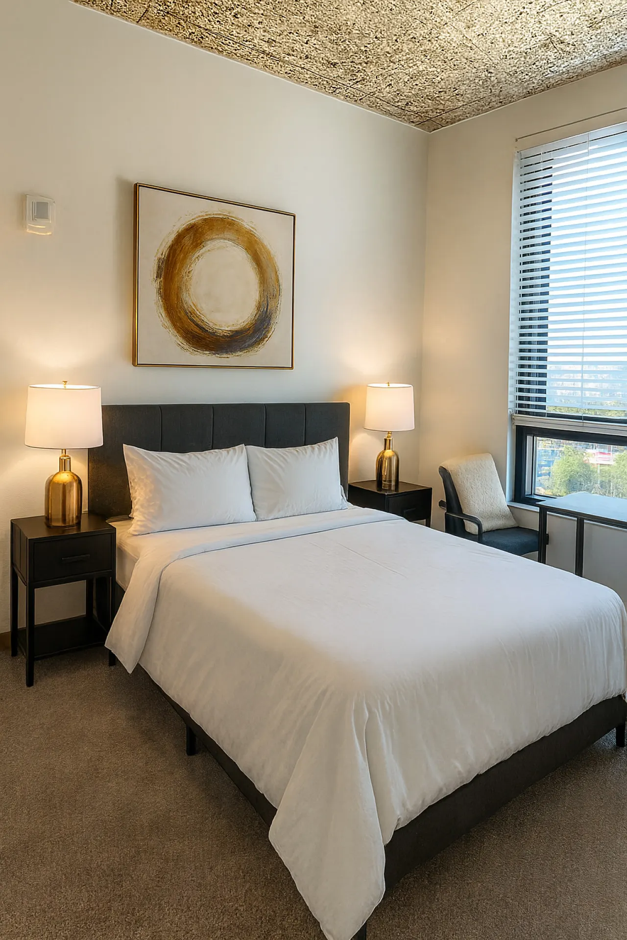 Five Points South | Spacious 2BR w/ 2 Queens D5 — foto 4