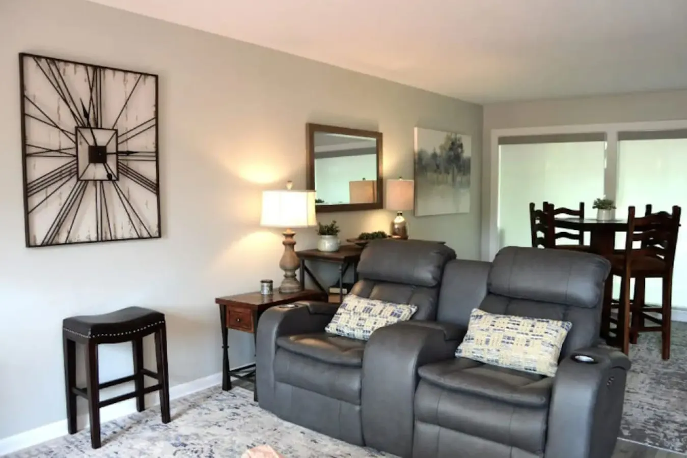 Amazing Lakefront Getaway 11