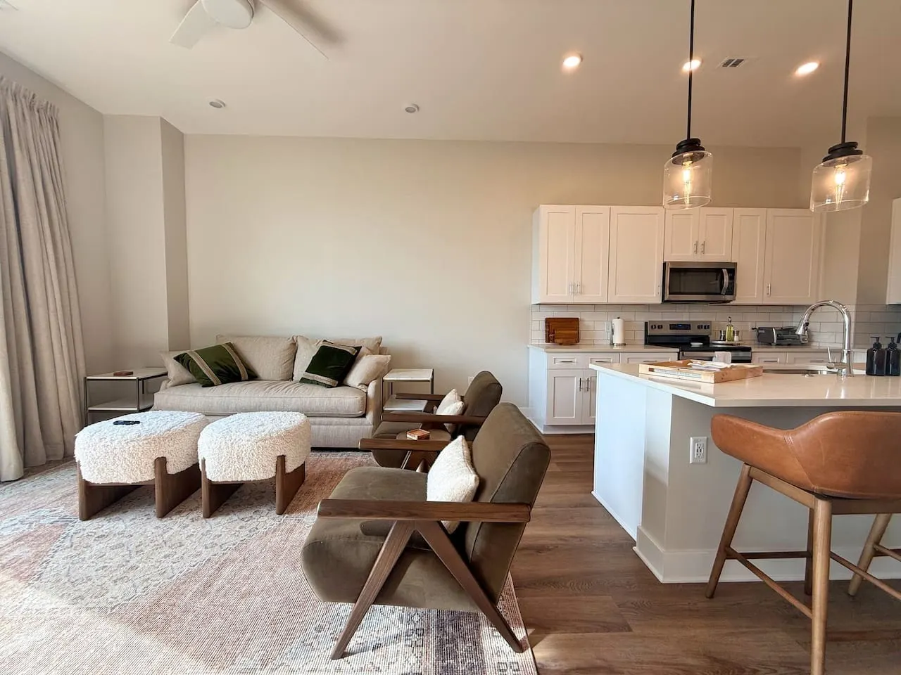 Stylish Downtown 1BR Private Balcony + City View 14
