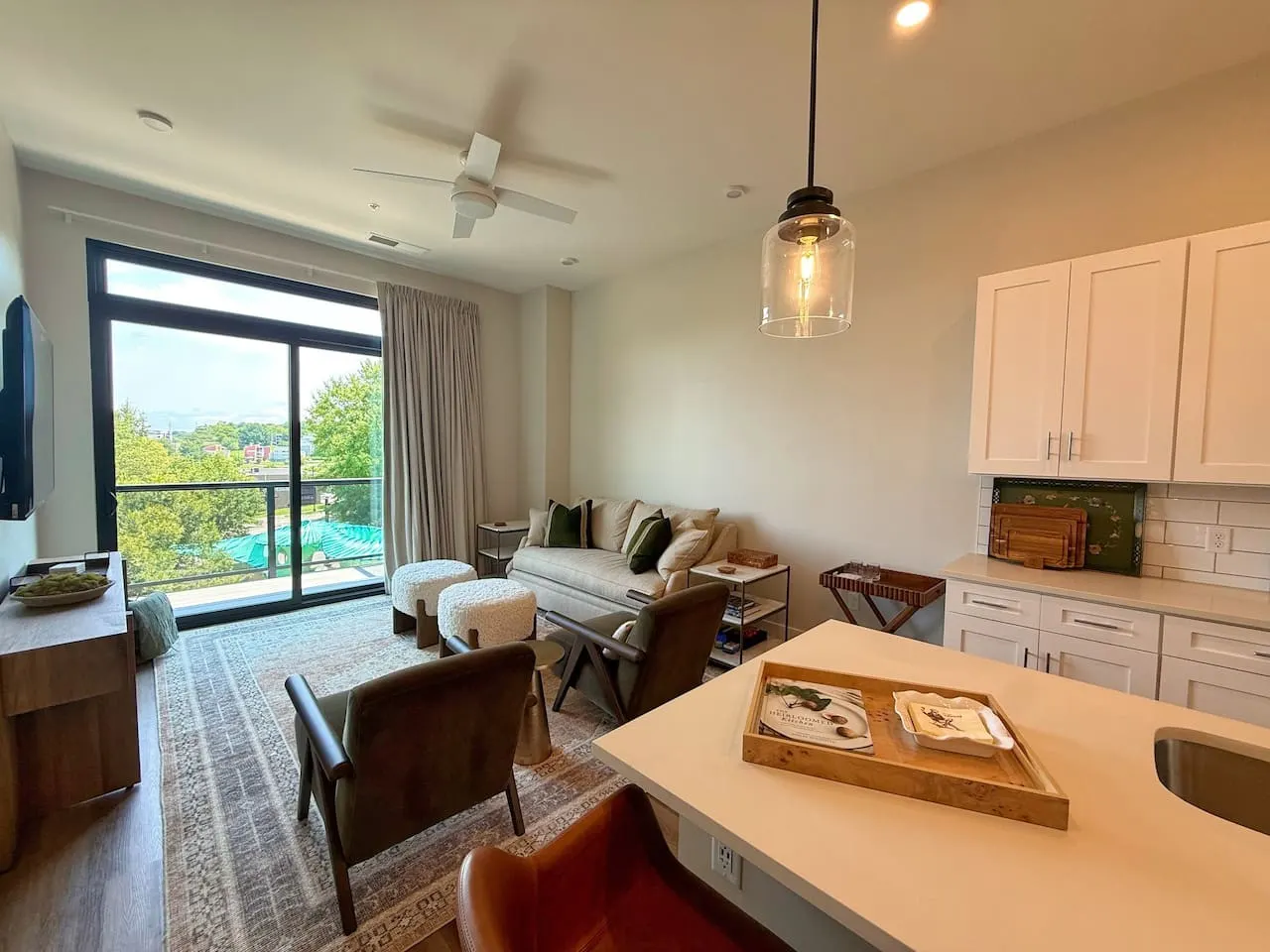 Stylish Downtown 1BR Private Balcony + City View 15