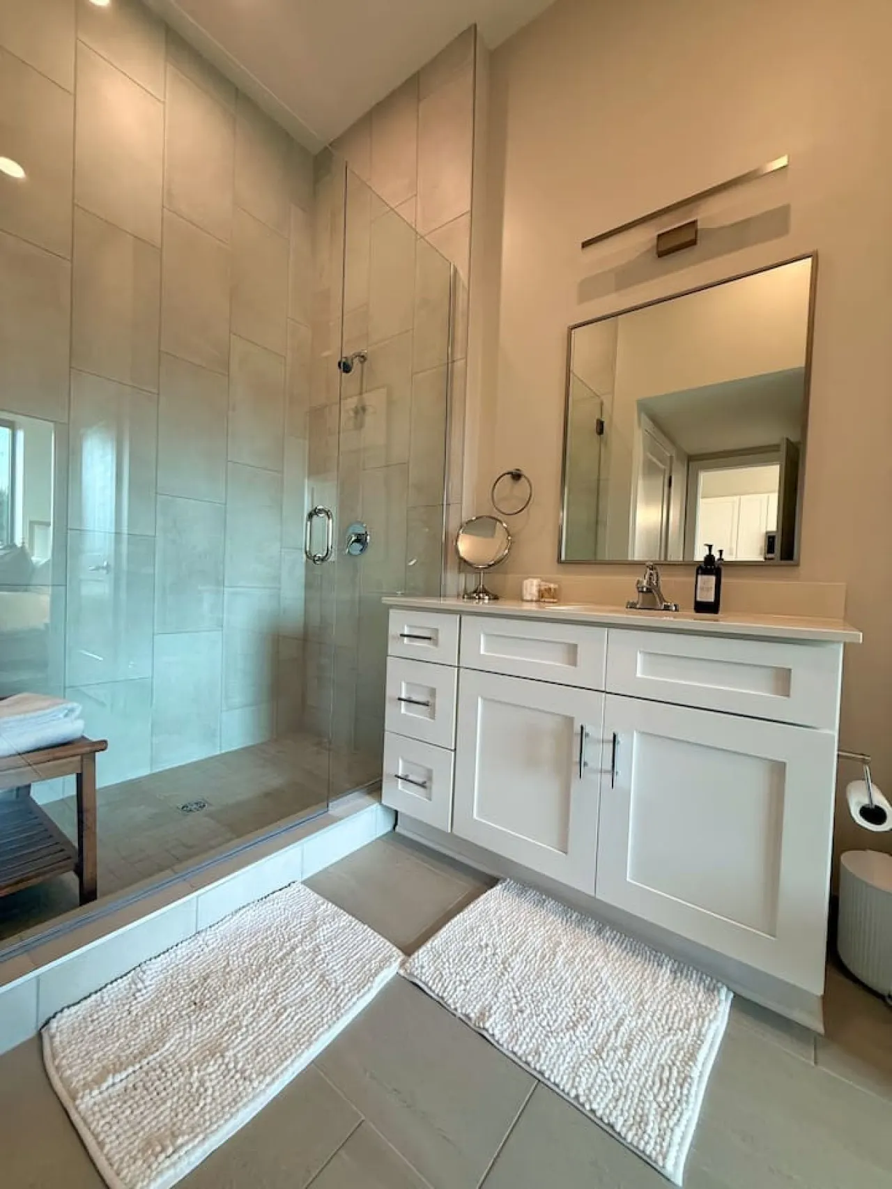 Stylish Downtown 1BR Private Balcony + City View 17