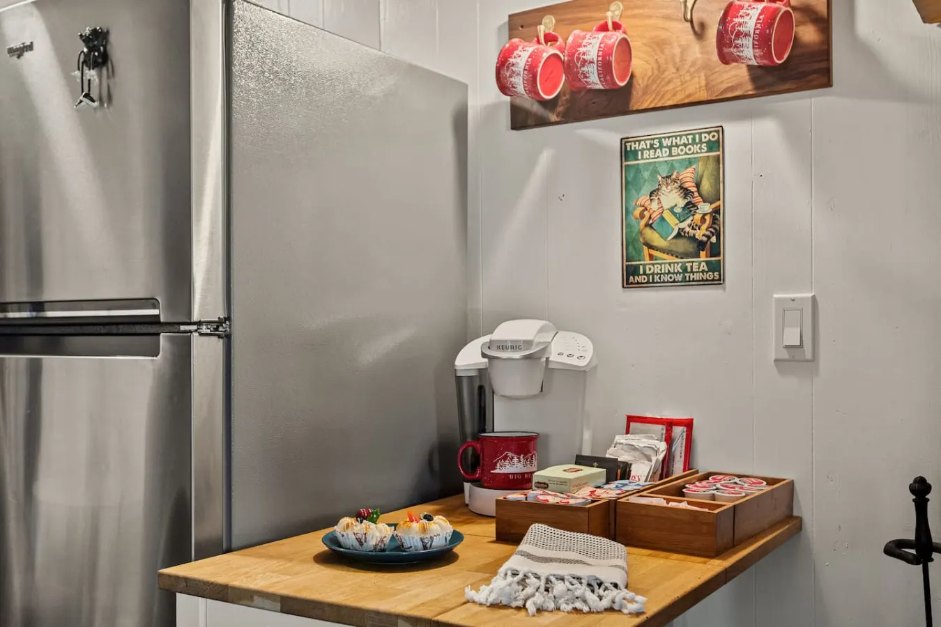 Lynx Lodge, Walk to Zoo, Hot Tub & Game Room 10
