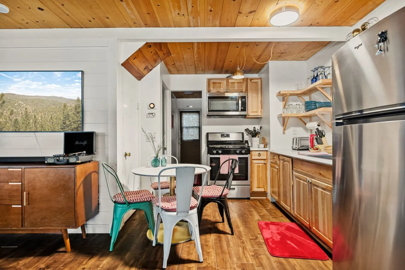 Lynx Lodge, Walk to Zoo, Hot Tub & Game Room 11