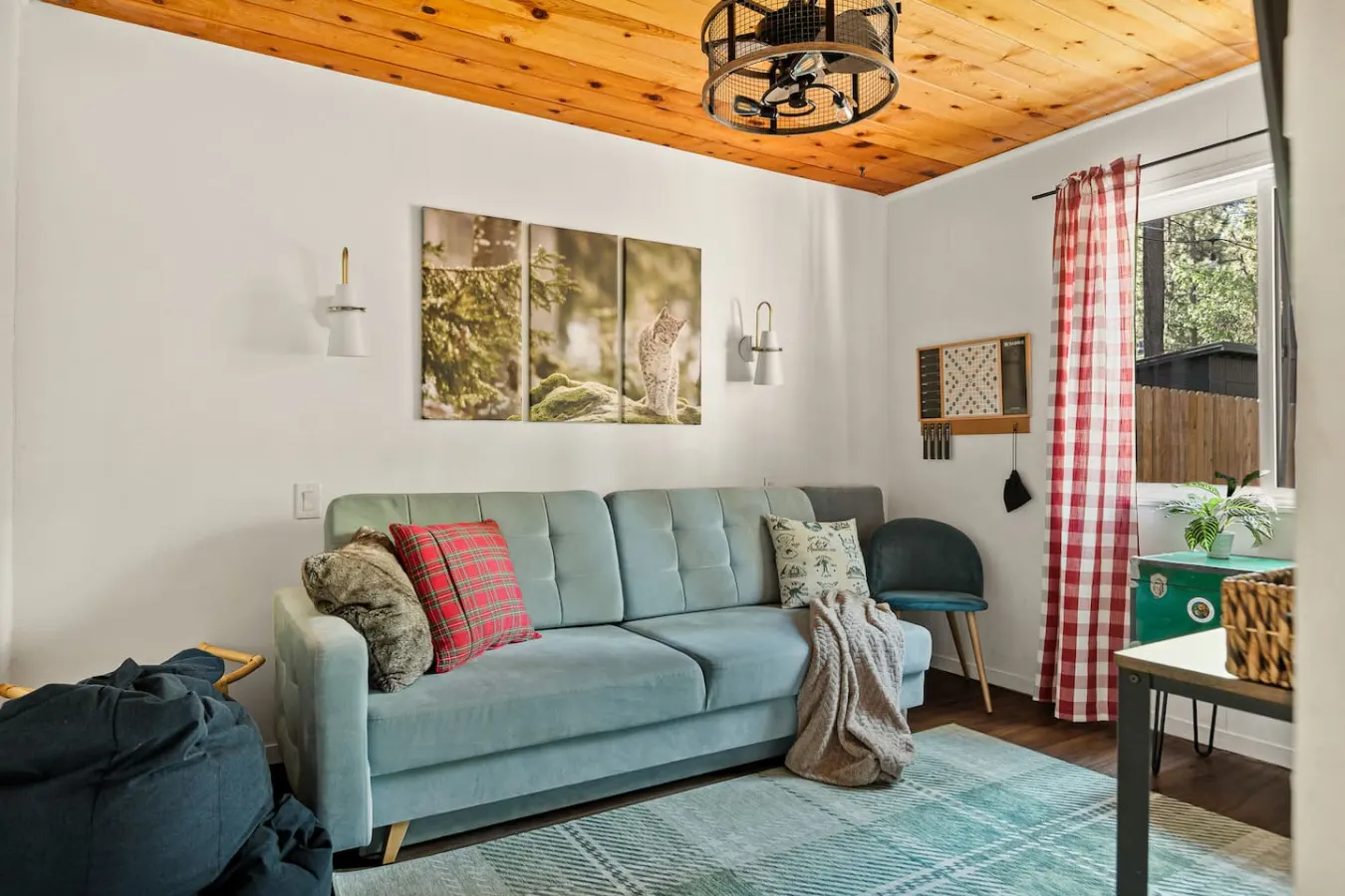 Lynx Lodge, Walk to Zoo, Hot Tub & Game Room 12