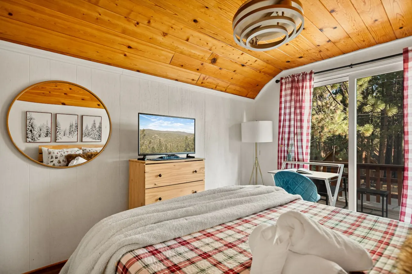 Lynx Lodge, Walk to Zoo, Hot Tub & Game Room 18