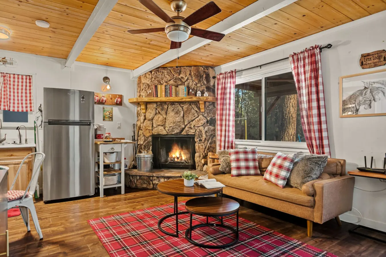 Lynx Lodge, Walk to Zoo, Hot Tub & Game Room 8