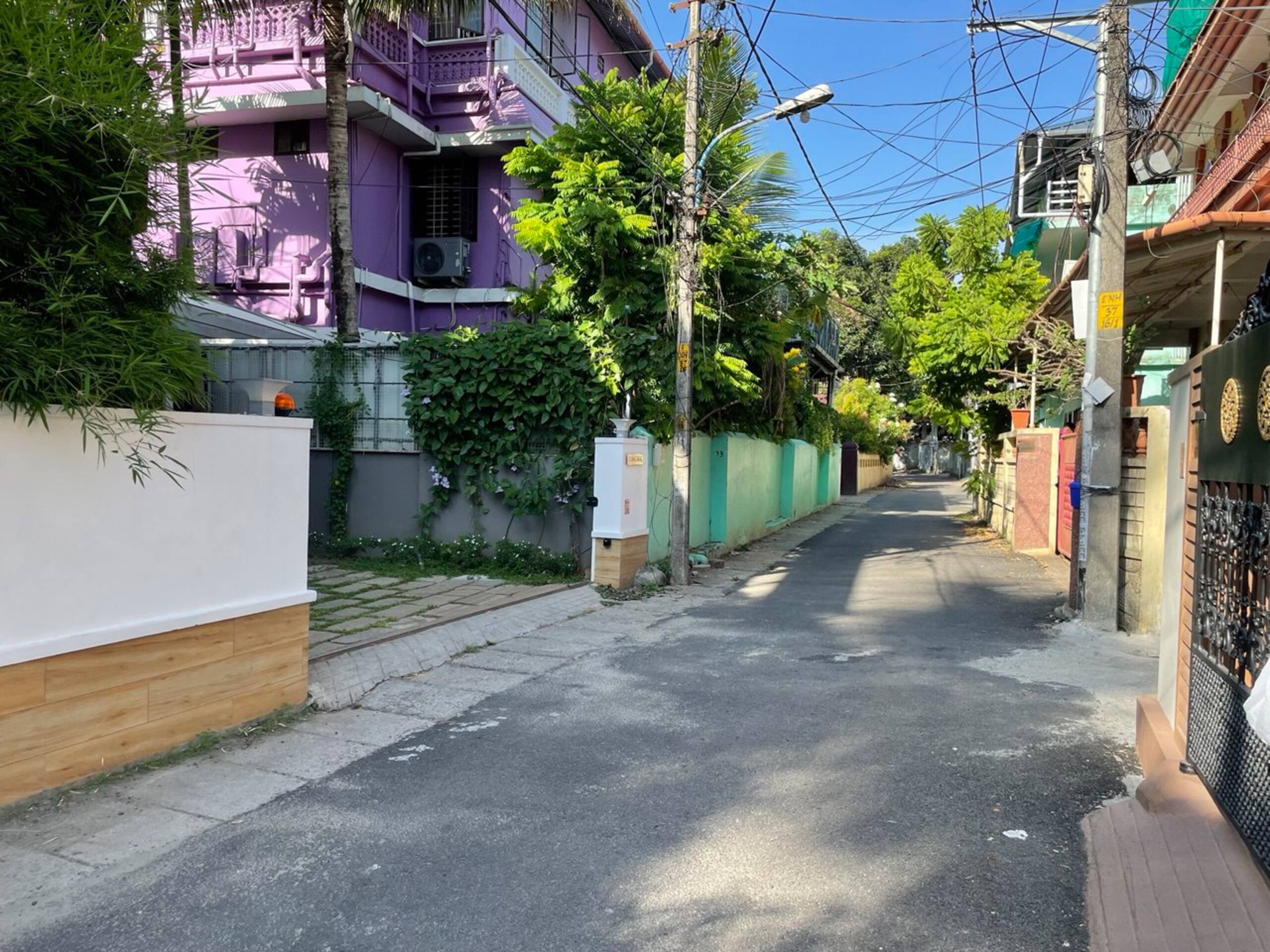 Urban Loft 1BHK 201 10 min to Lulu w/ greenery 30