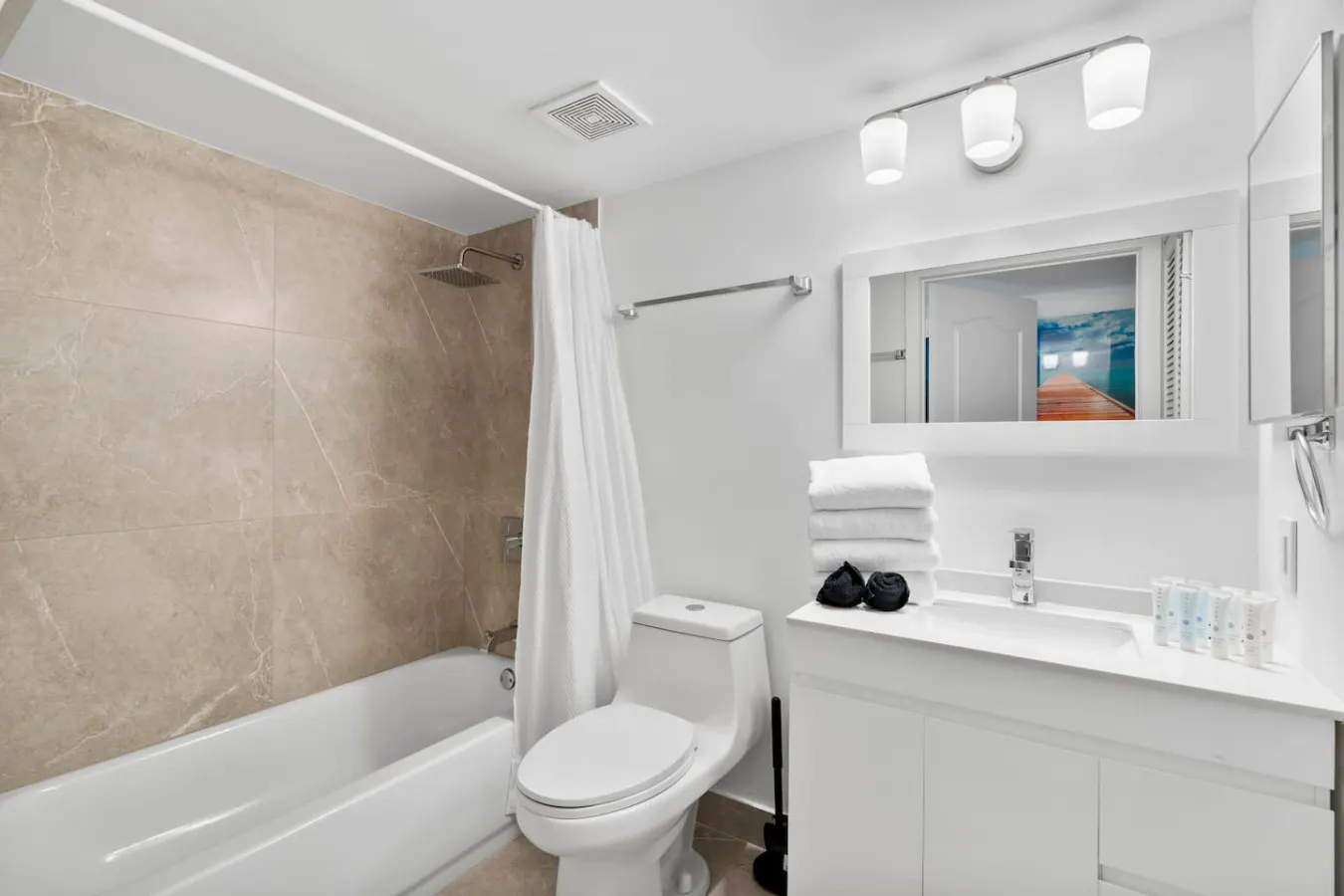 Spacious 3 bedrooms with Parking 13